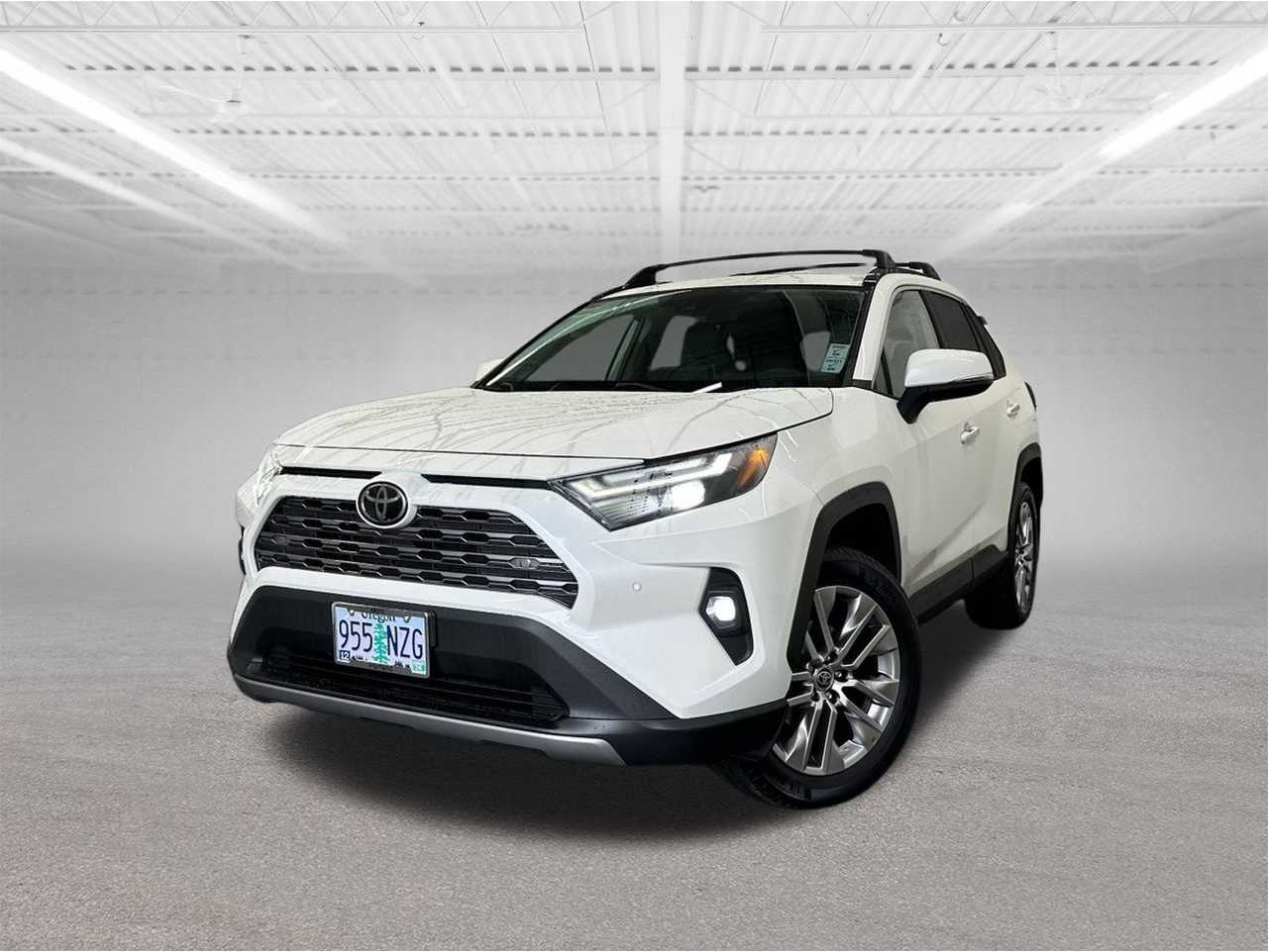 2022 Toyota RAV4 Limited's photo