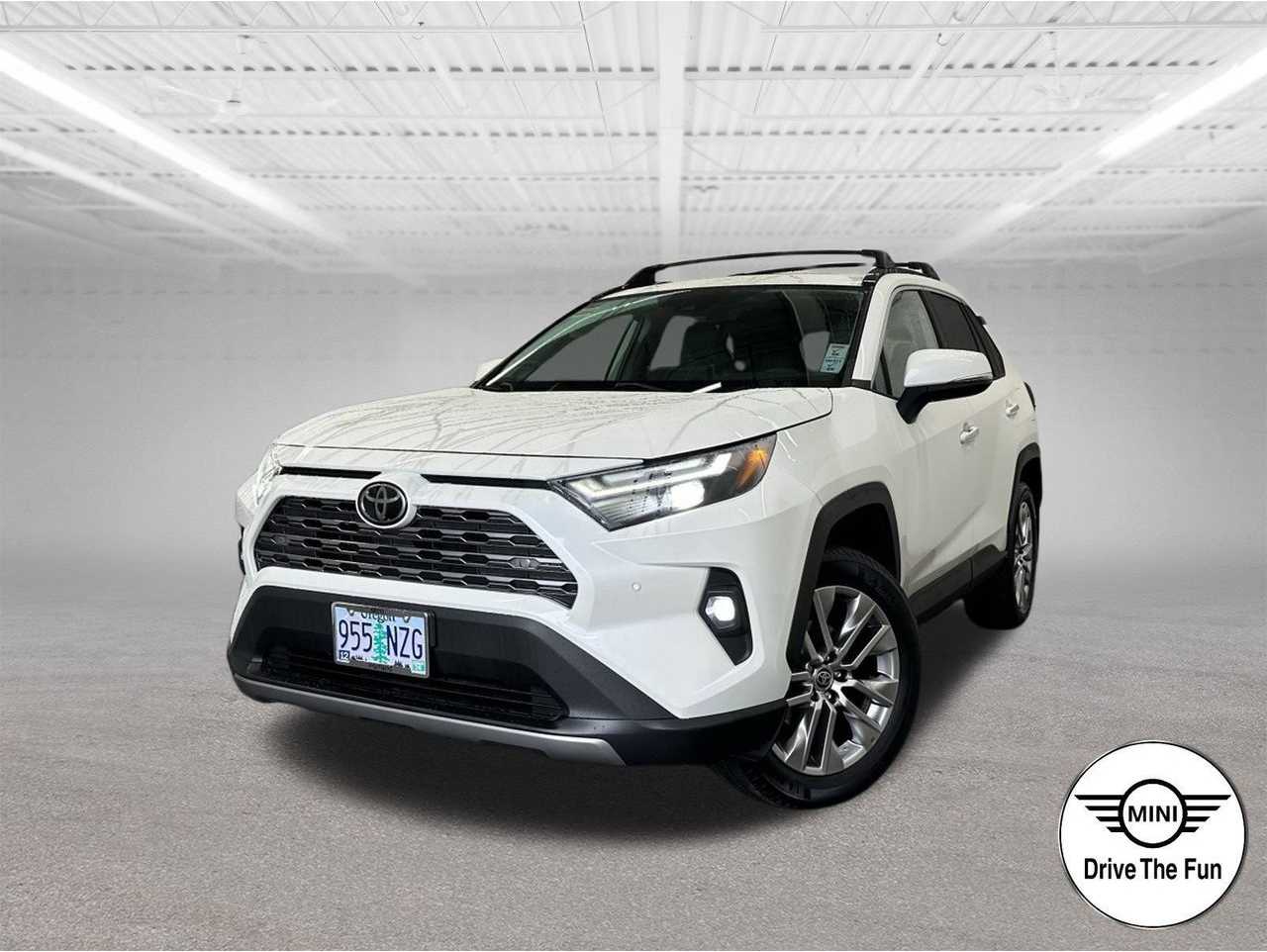 2022 Toyota RAV4 Limited's photo