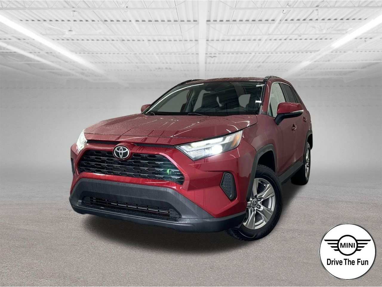 2022 Toyota RAV4 XLE's photo
