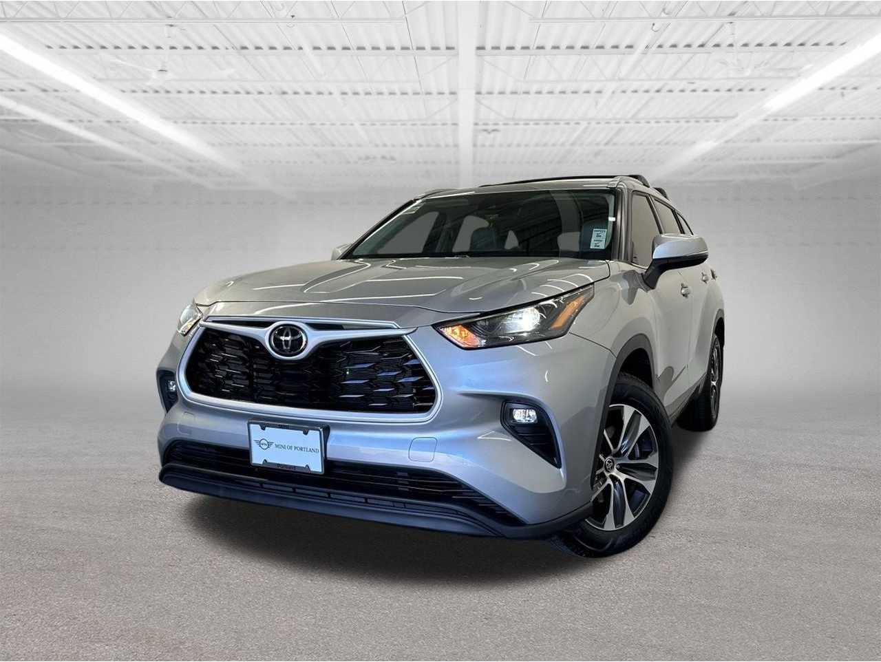 2022 Toyota Highlander XLE's photo