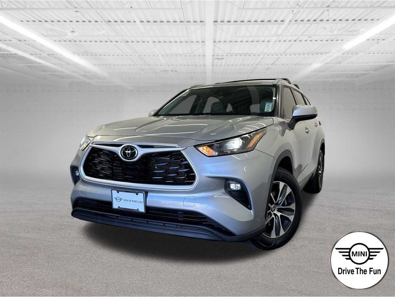 2022 Toyota Highlander XLE's photo