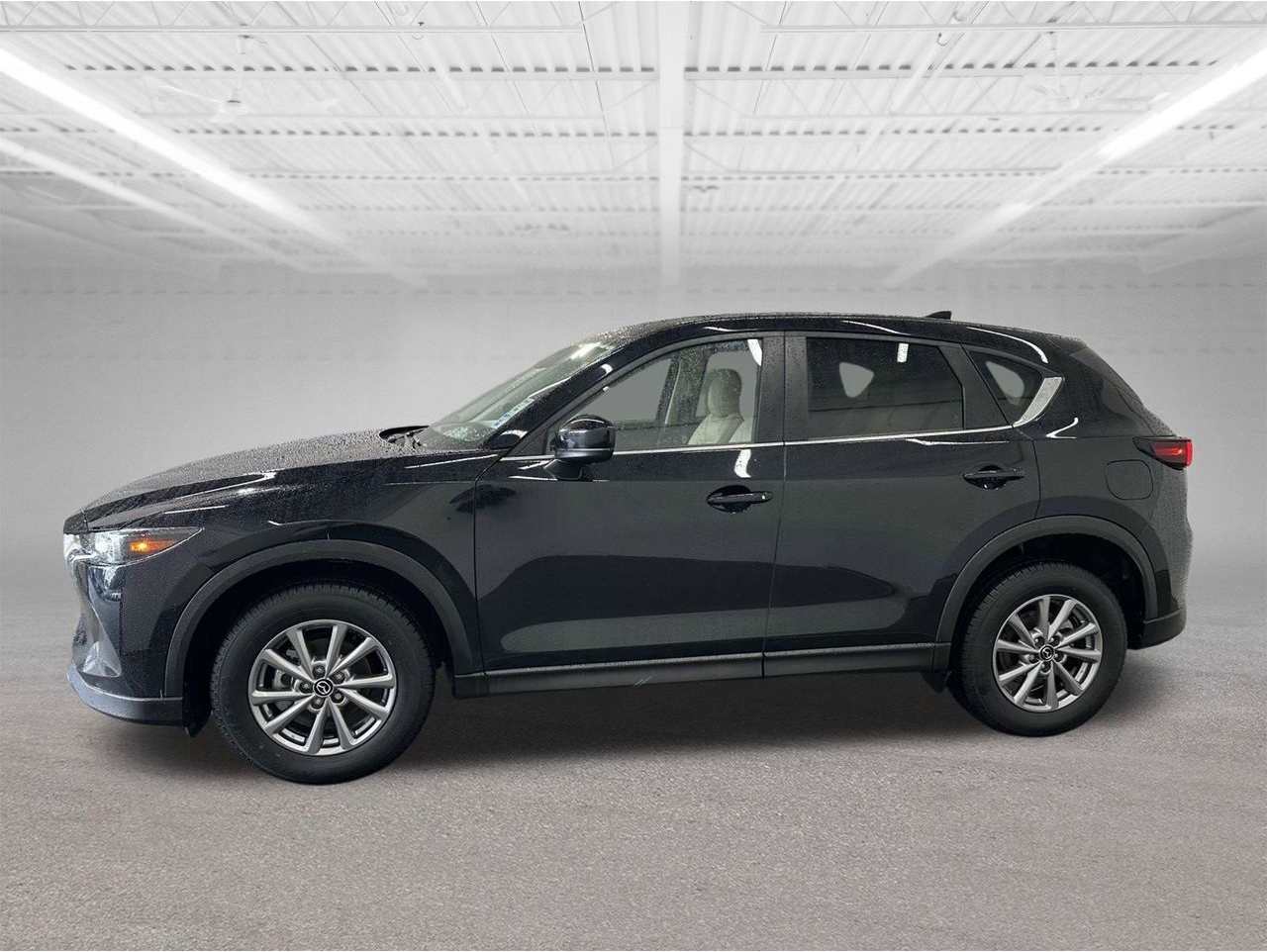 2022 Mazda CX-5 S Select Package's photo