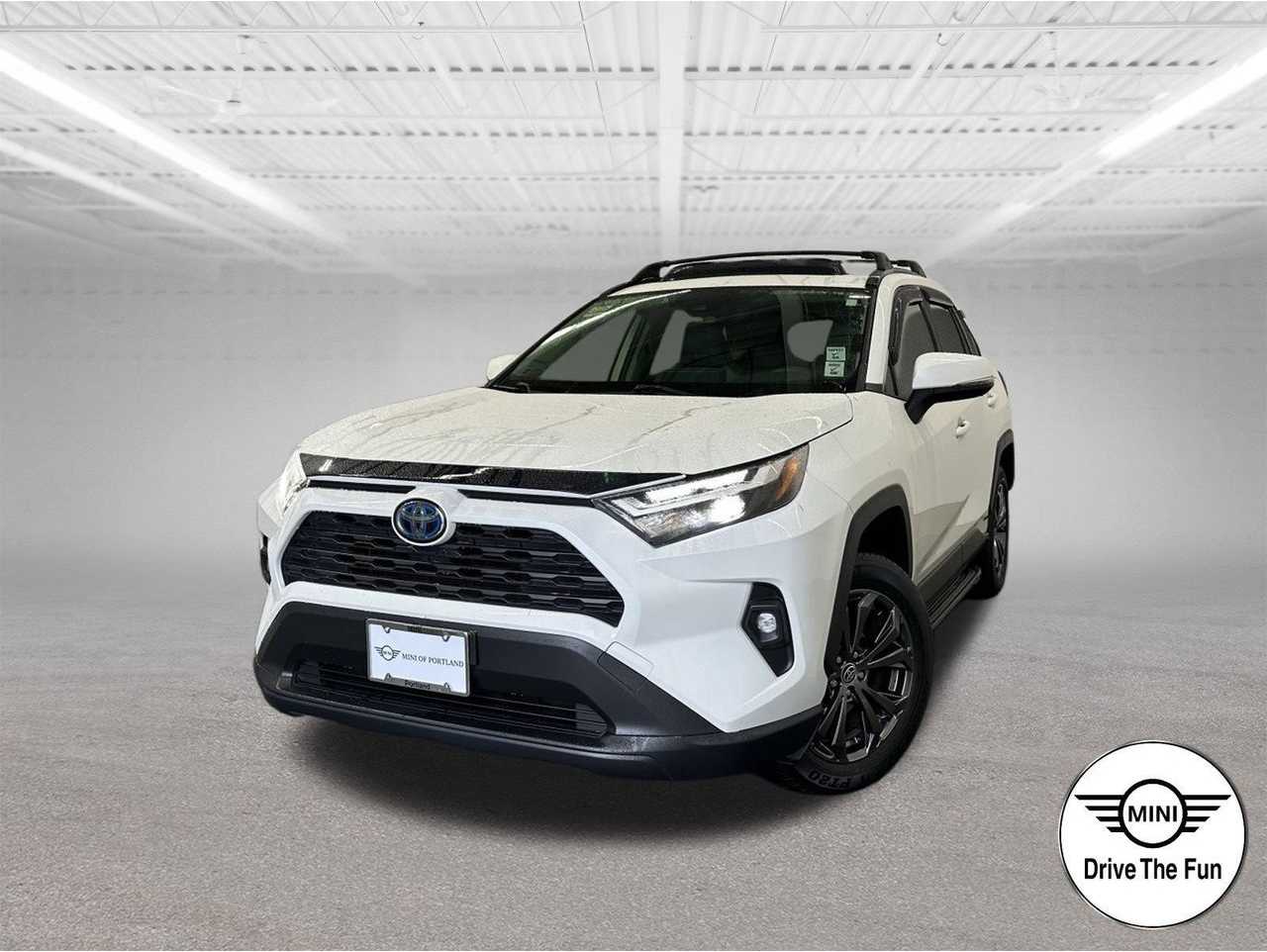 2022 Toyota RAV4 XLE Premium's photo