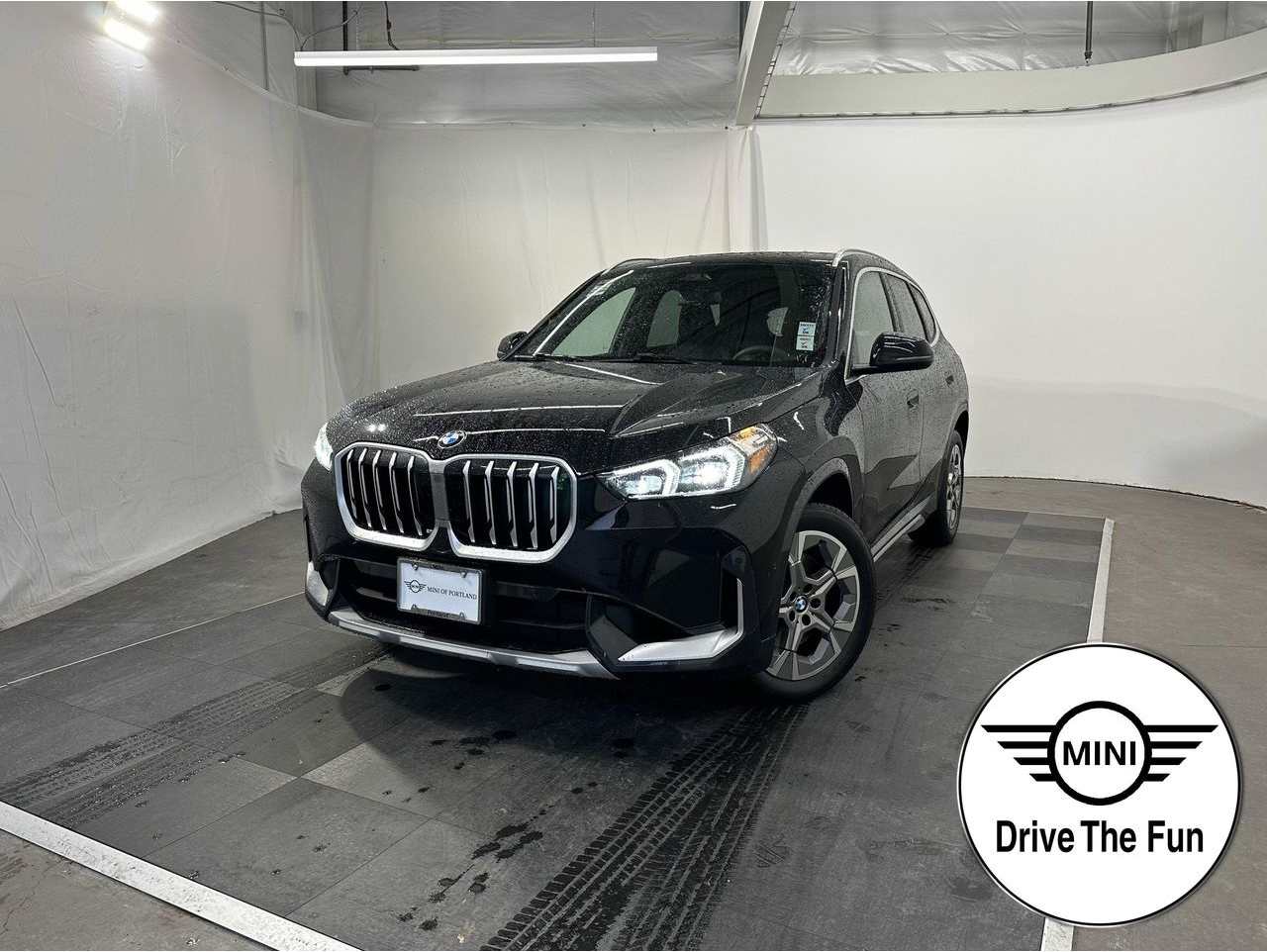 2025 BMW X1 28i's photo