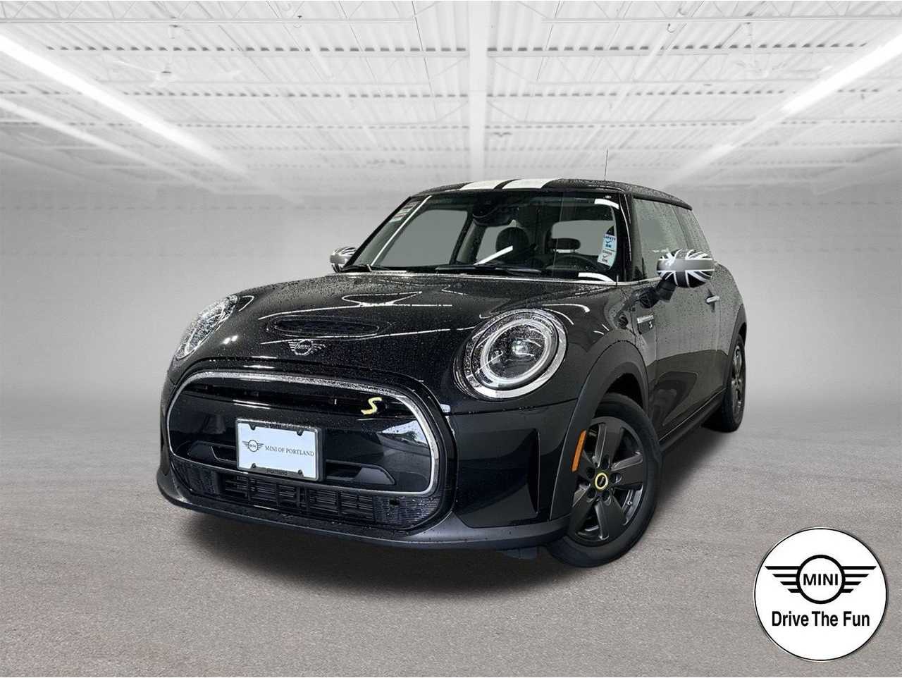 2024 MINI Hardtop 2 Door SE's photo