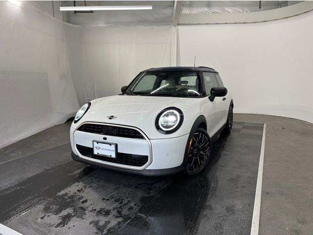 2025 MINI Hardtop 2 Door Base's photo