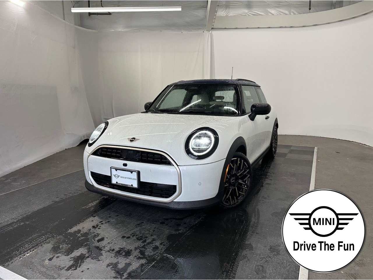 2025 MINI Hardtop 2 Door Base's photo