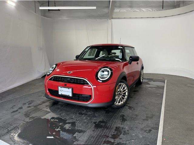 2025 MINI Hardtop 2 Door Base's photo