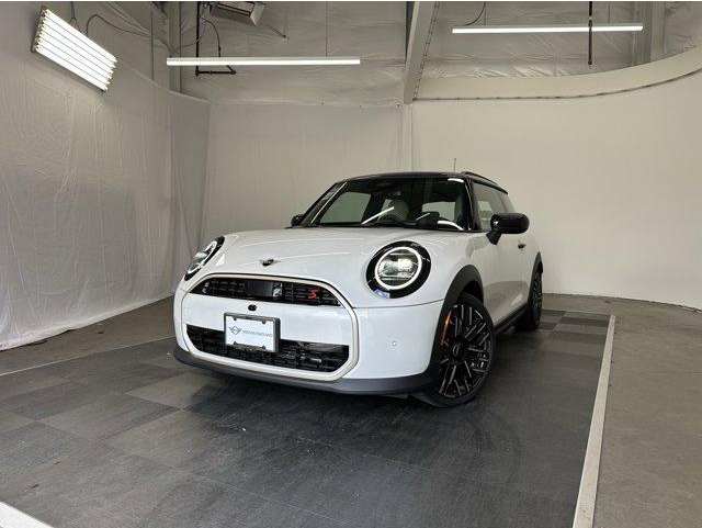 2025 MINI Hardtop 2 Door S's photo