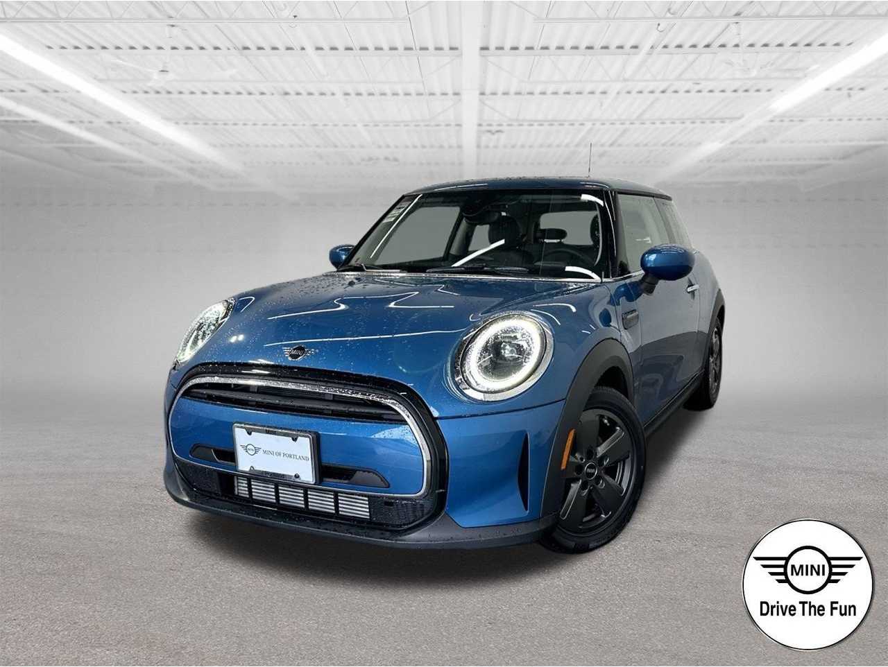 2023 MINI Hardtop 2 Door Base's photo