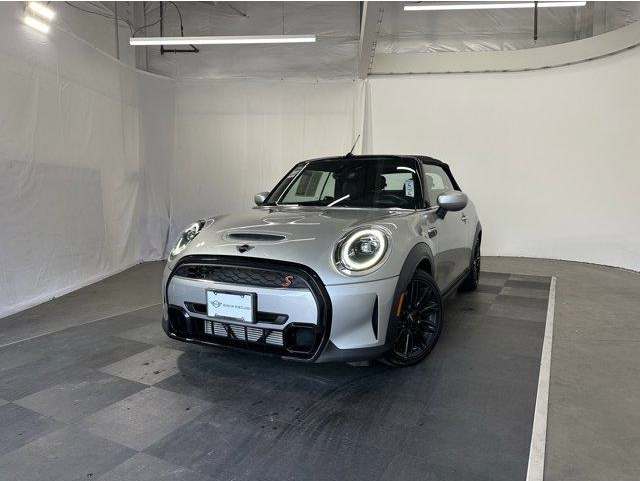 2024 MINI Convertible S's photo