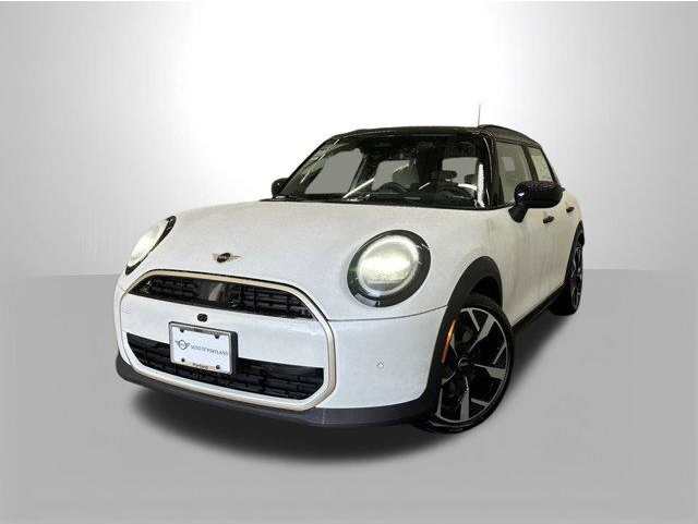 2025 MINI Hardtop 4 Door Base's photo