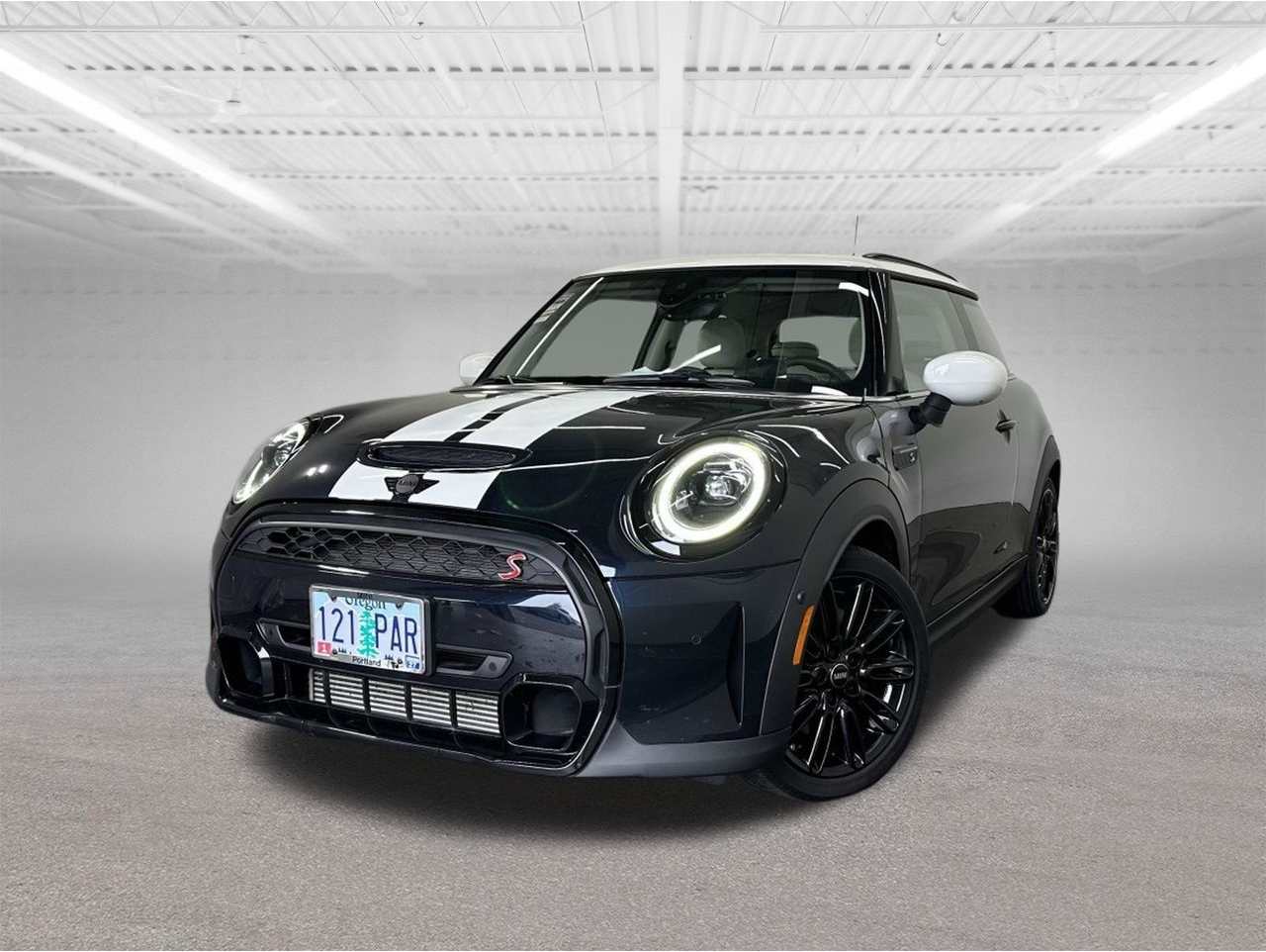 2023 MINI 3 Door S's photo