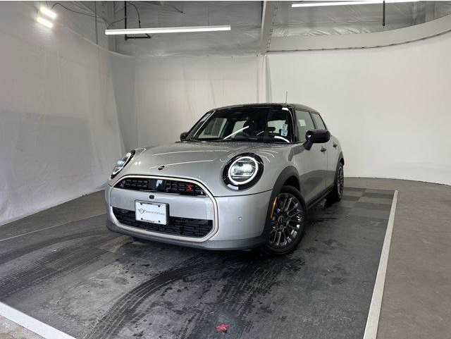 2025 MINI Hardtop 4 Door S's photo