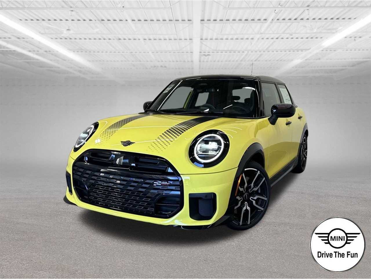 2026 MINI Hardtop 4 Door S's photo