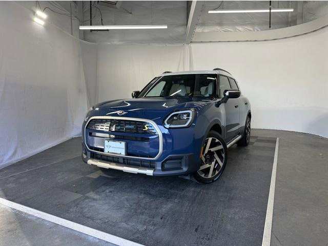 2025 MINI Countryman SE's photo