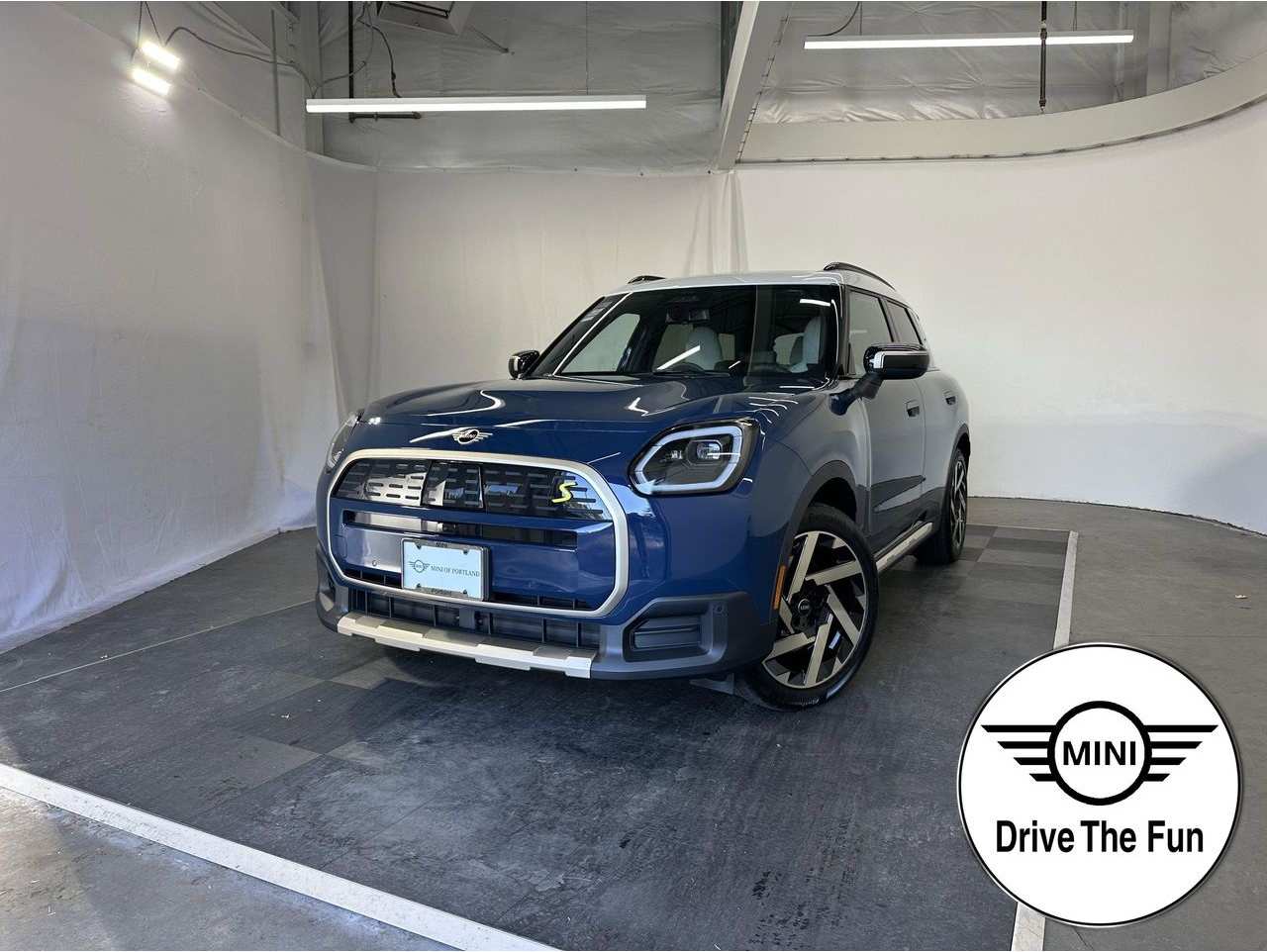 2025 MINI Countryman SE's photo