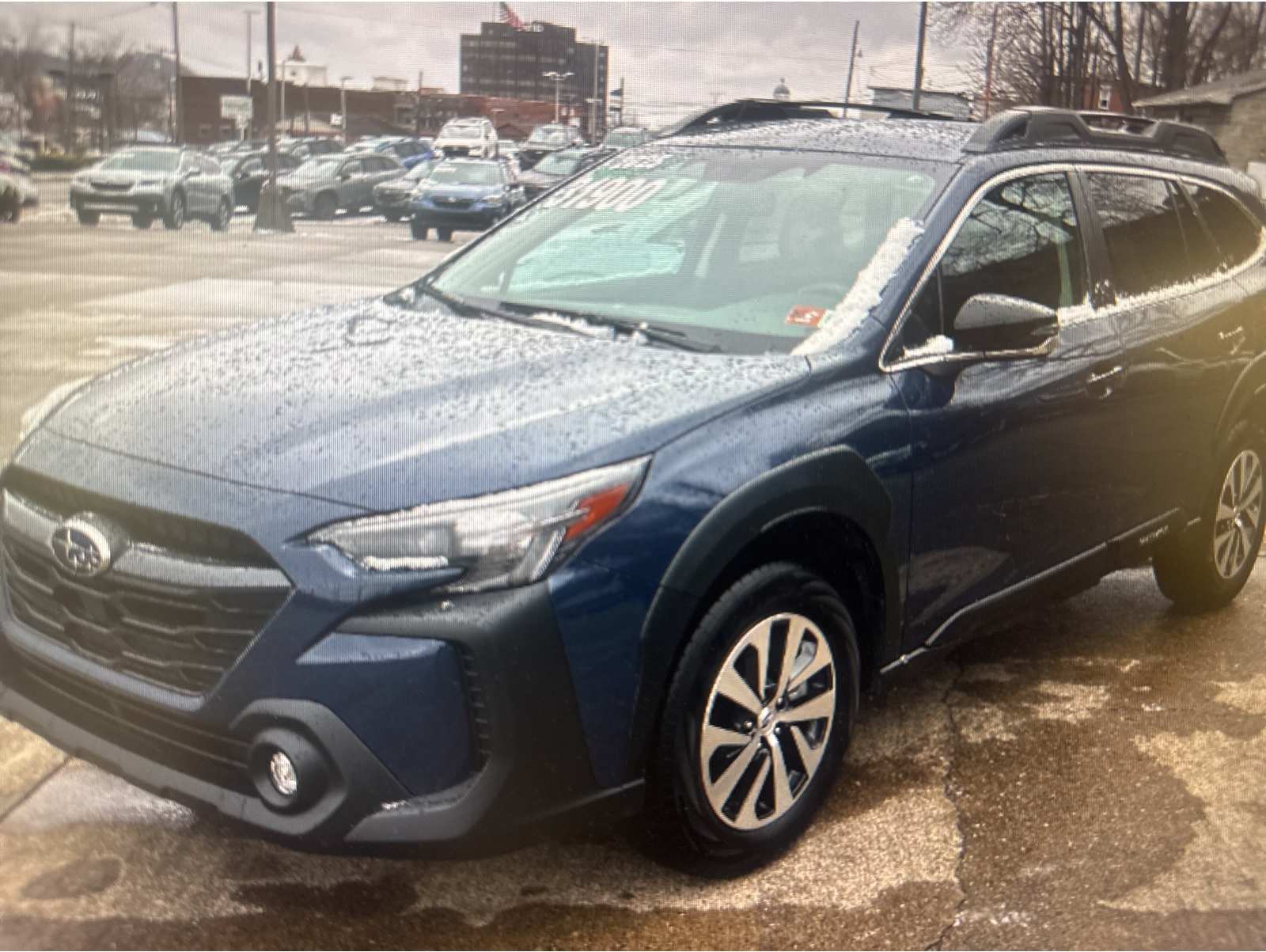 2025 Subaru Outback Premium's photo