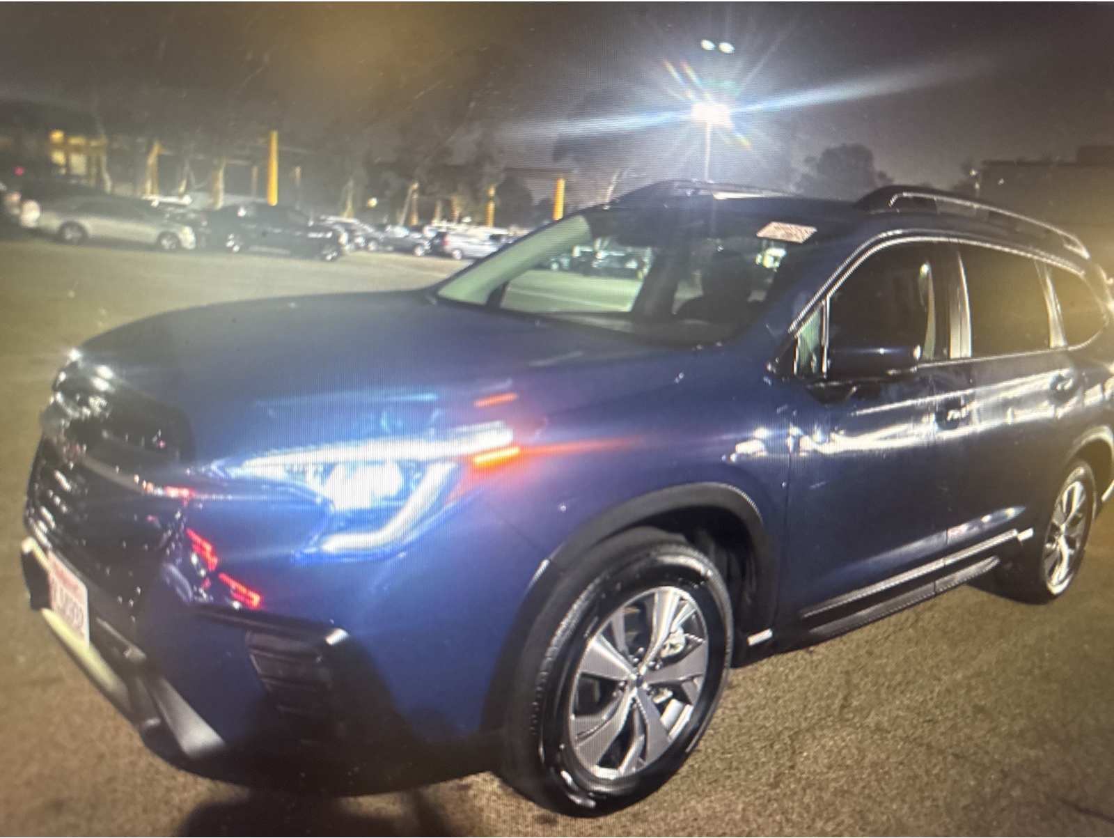 2024 Subaru Ascent Premium's photo