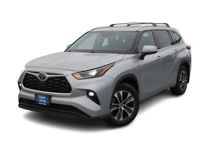 2022 Toyota Highlander XLE Hero Image