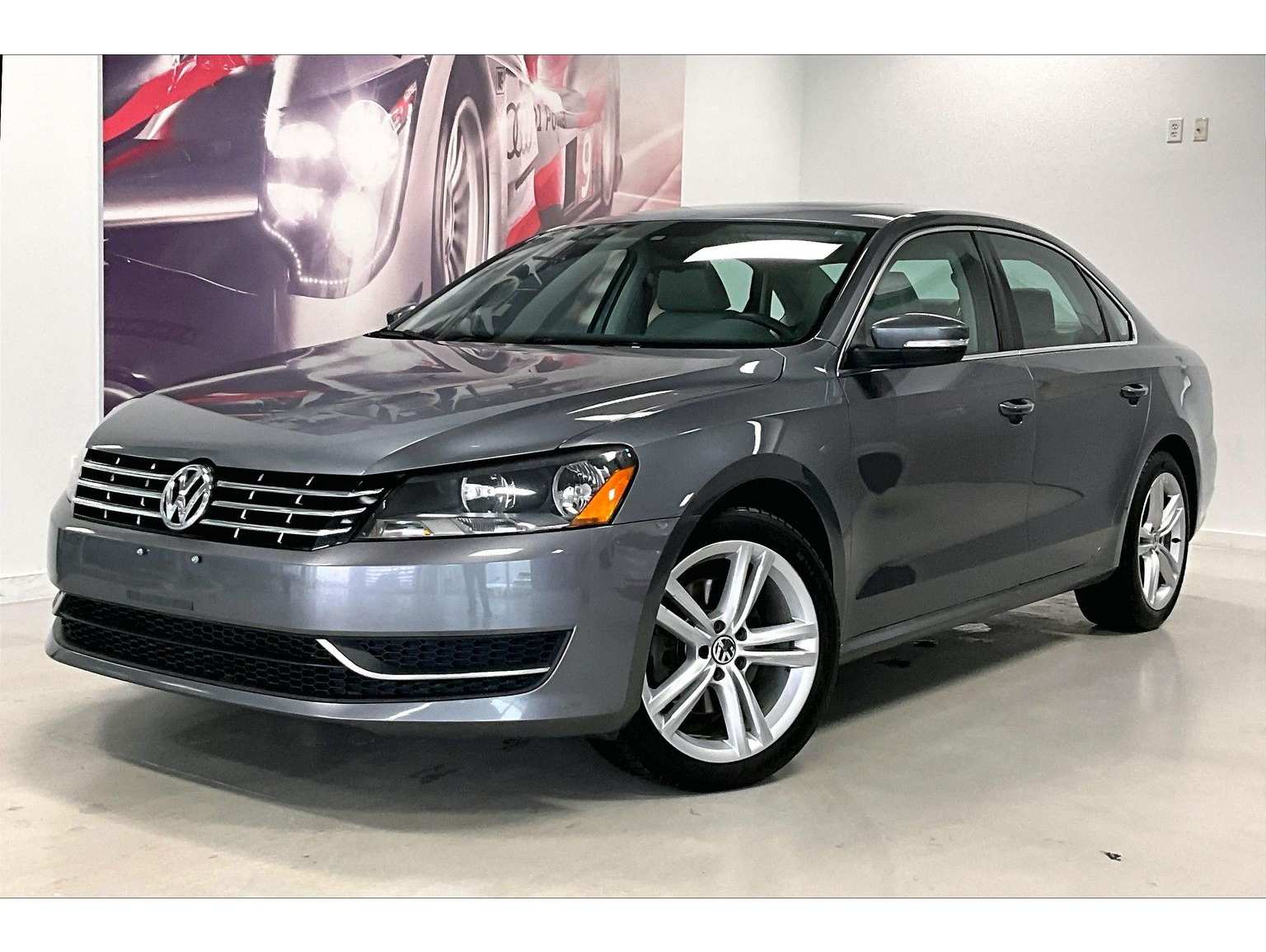 2014 Volkswagen Passat SE's photo