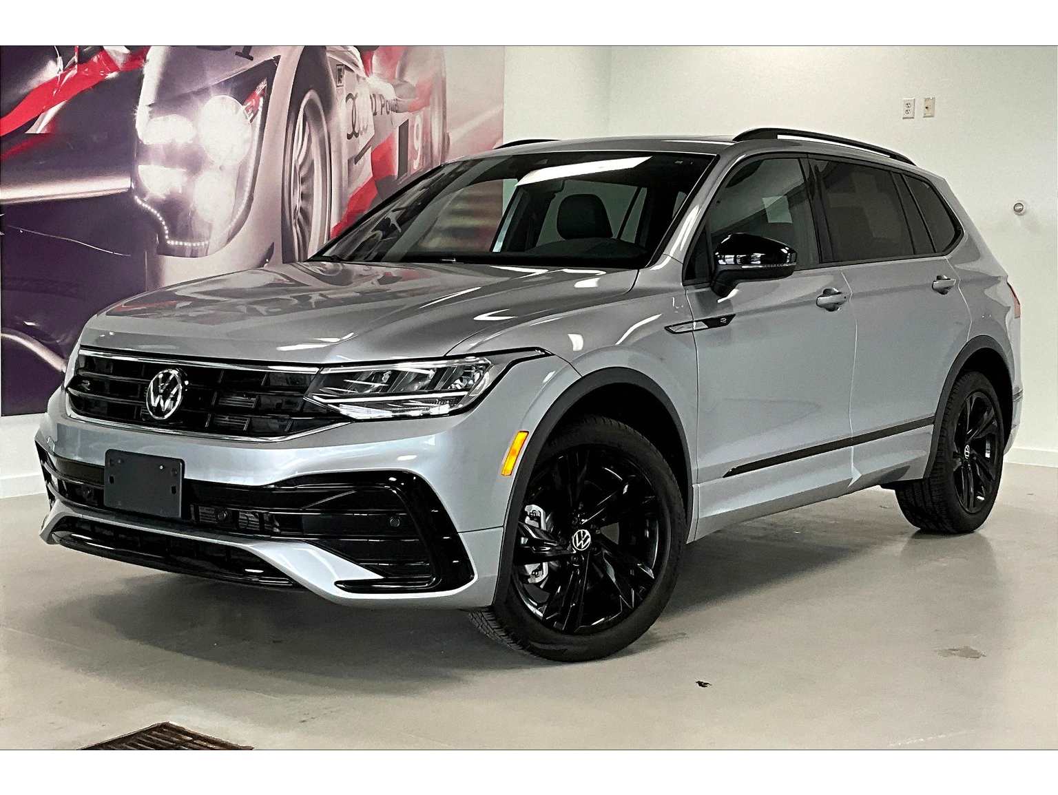 2024 Volkswagen Tiguan SE R-LINE BLACK