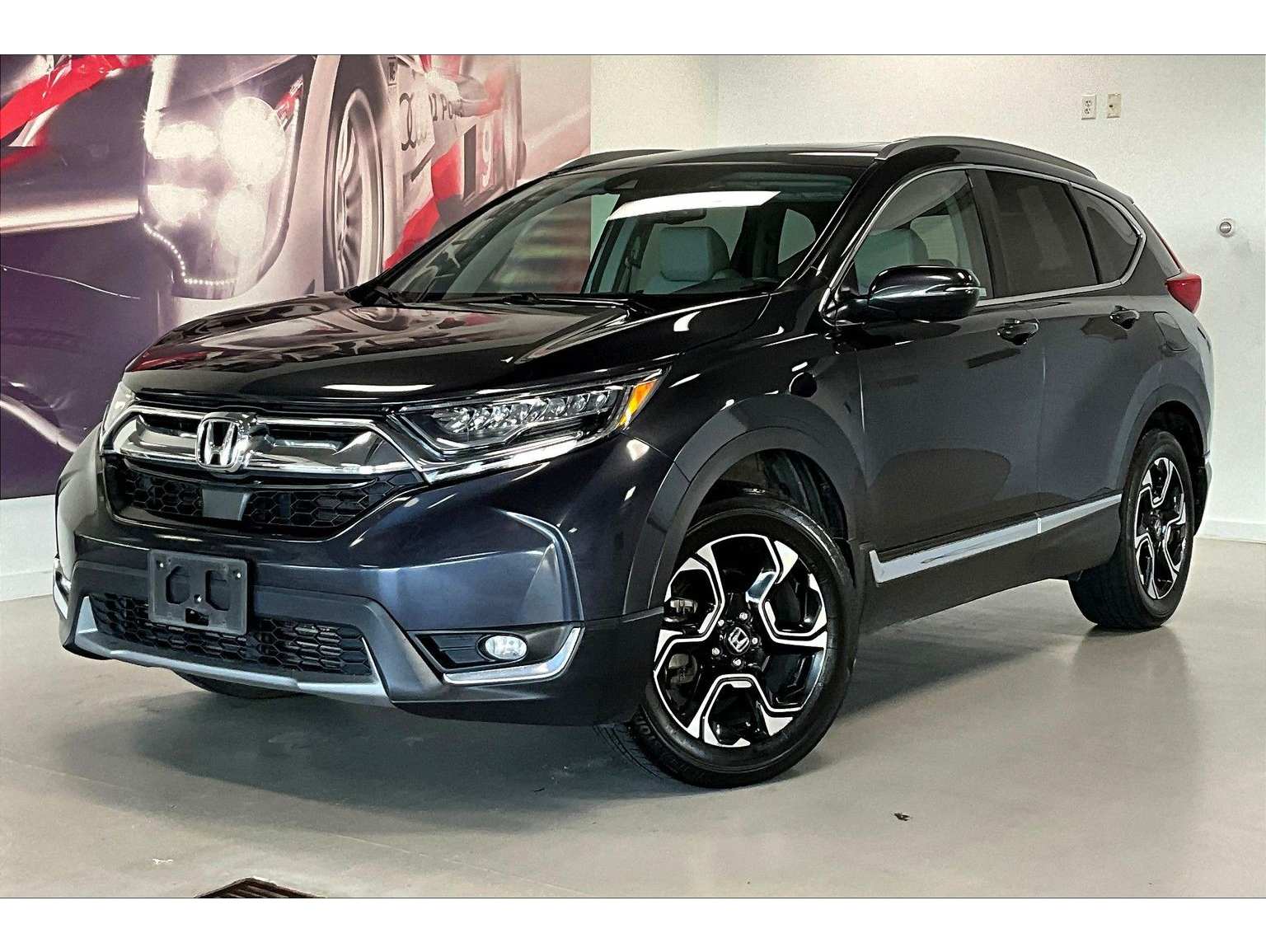 2018 Honda CR-V Touring's photo