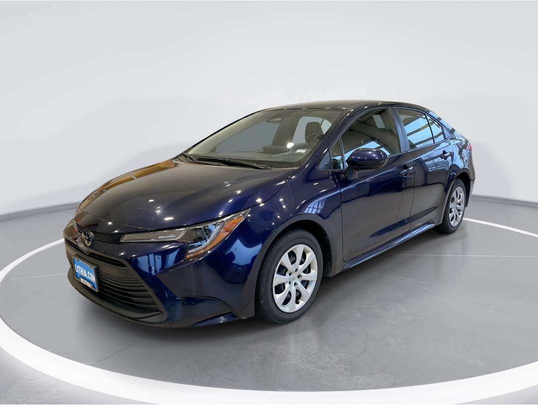 2024 Toyota Corolla LE's photo