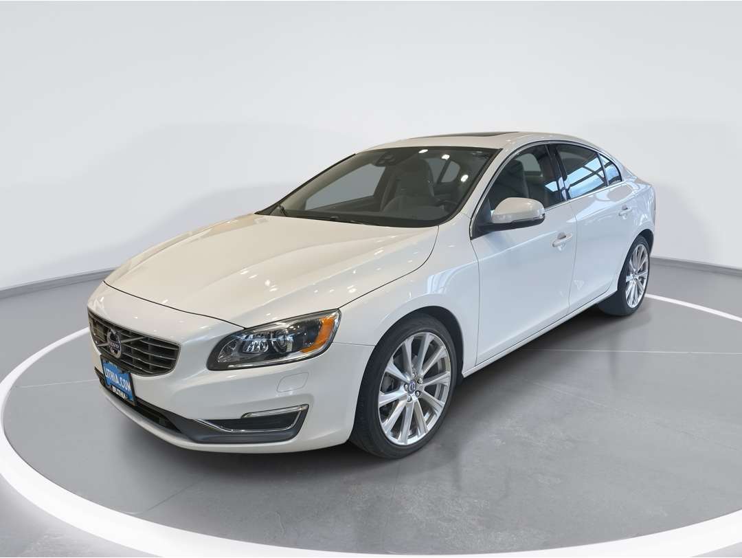 2016 Volvo S60 T5 Platinum's photo