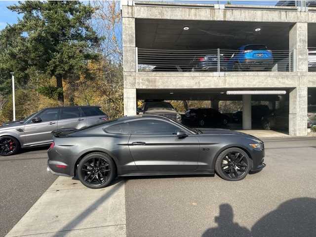 2017 Ford Mustang GT Premium's photo