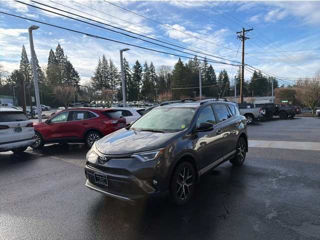 2016 Toyota RAV4 SE's photo