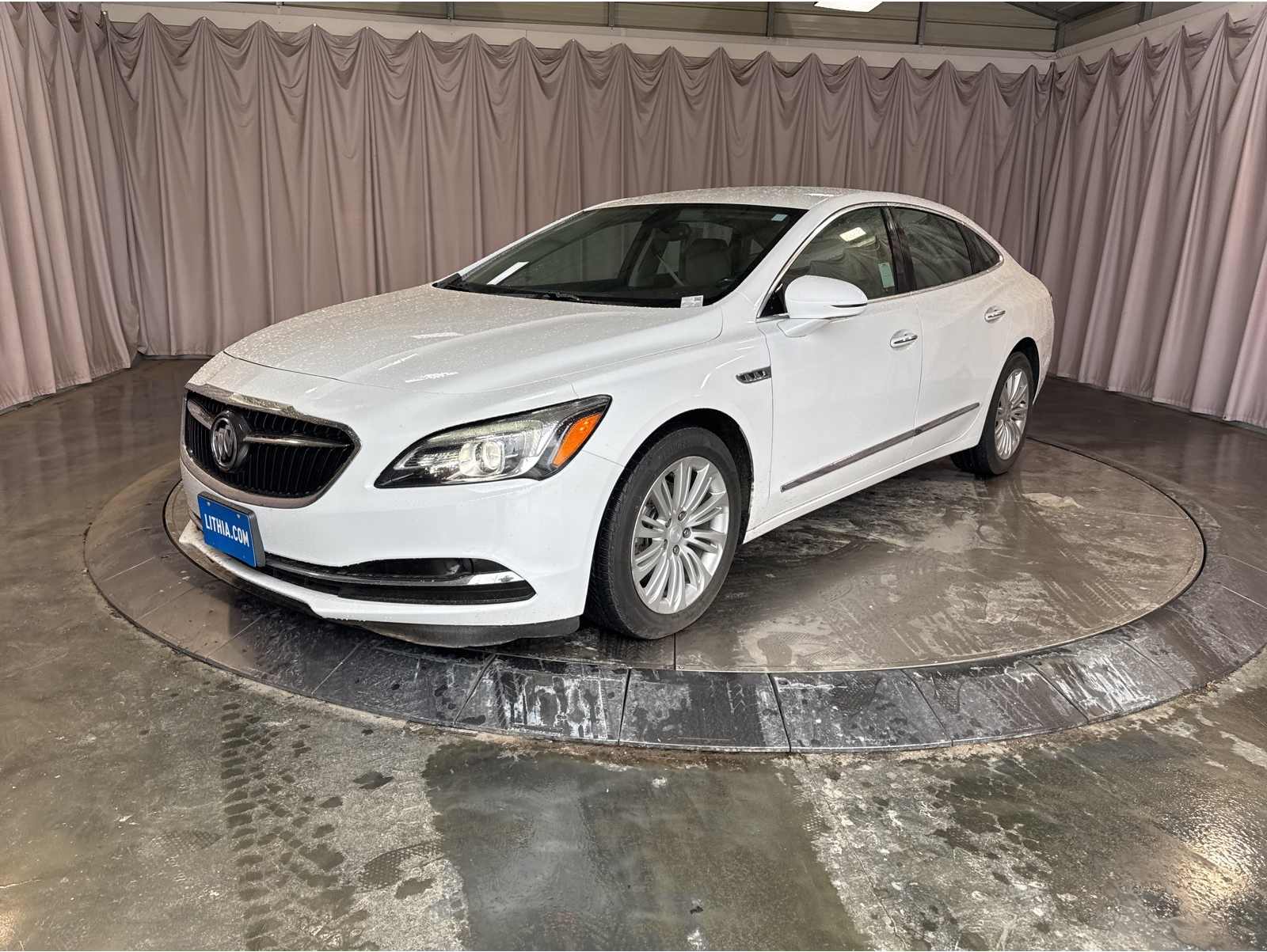 2019 Buick LaCrosse Preferred's photo