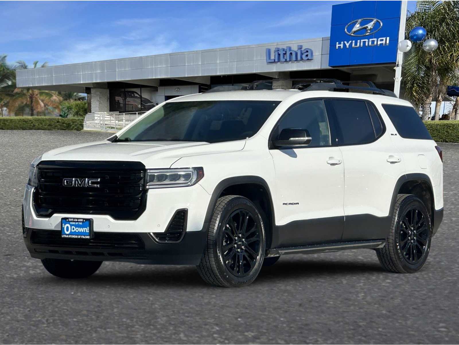 2022 GMC Acadia SLE's photo