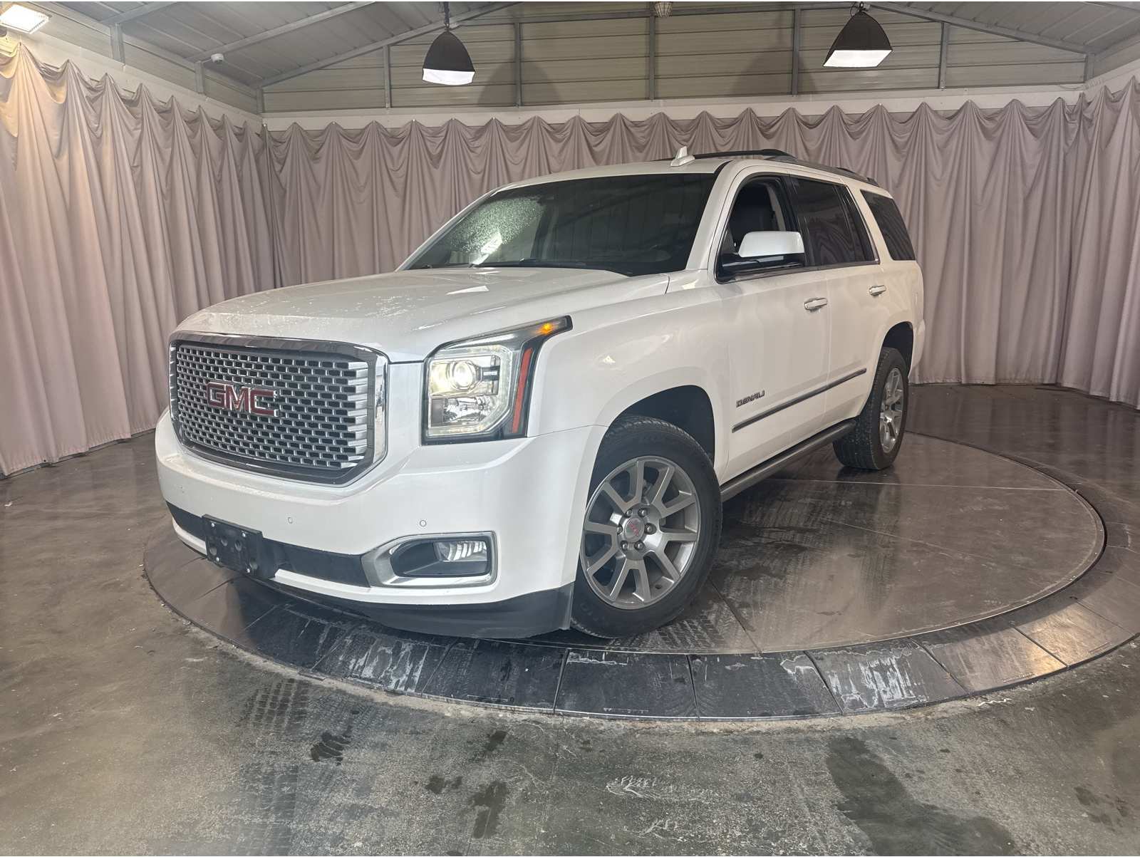 2016 GMC Yukon Denali's photo