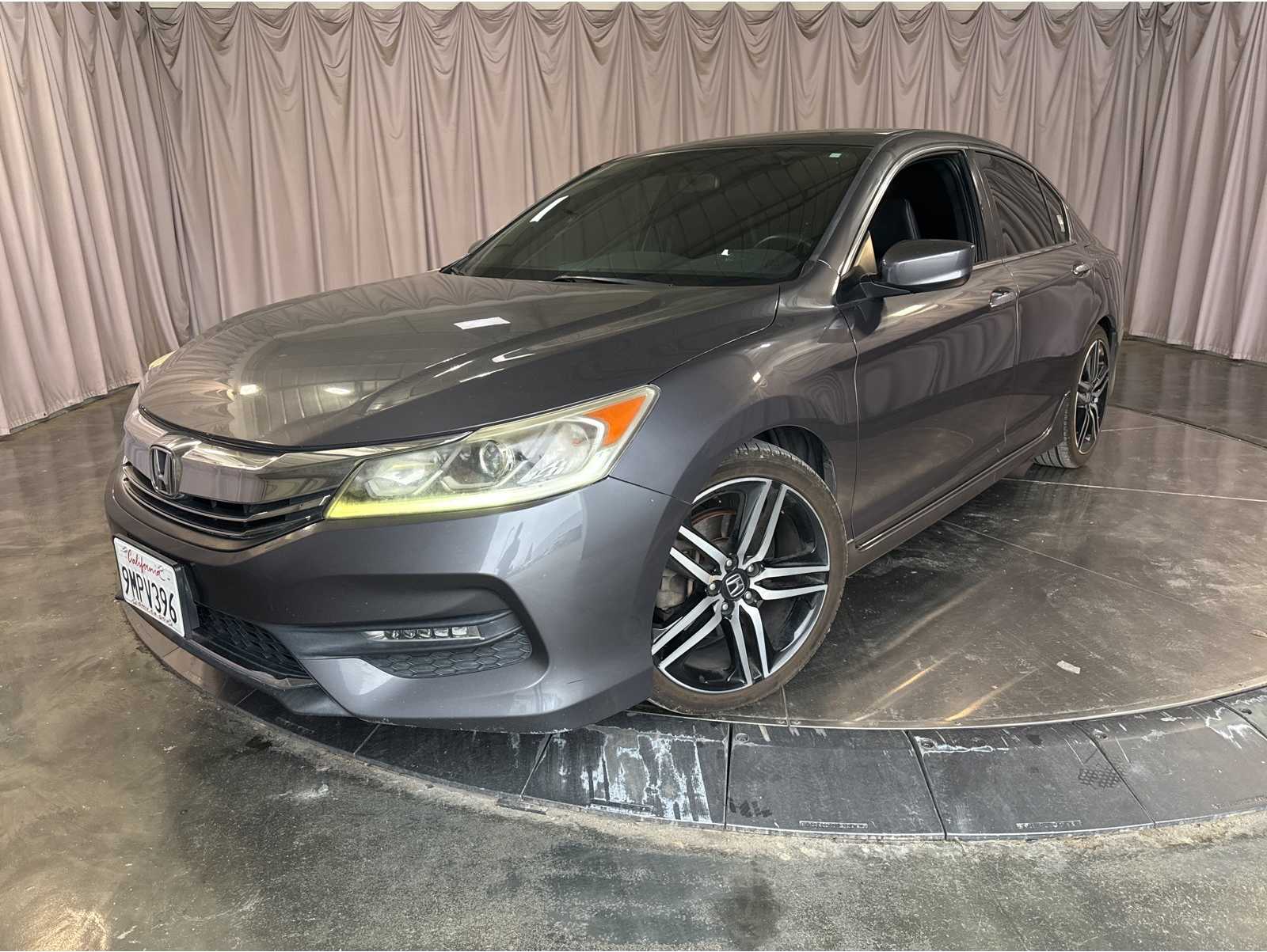 2016 Honda Accord Sport's photo