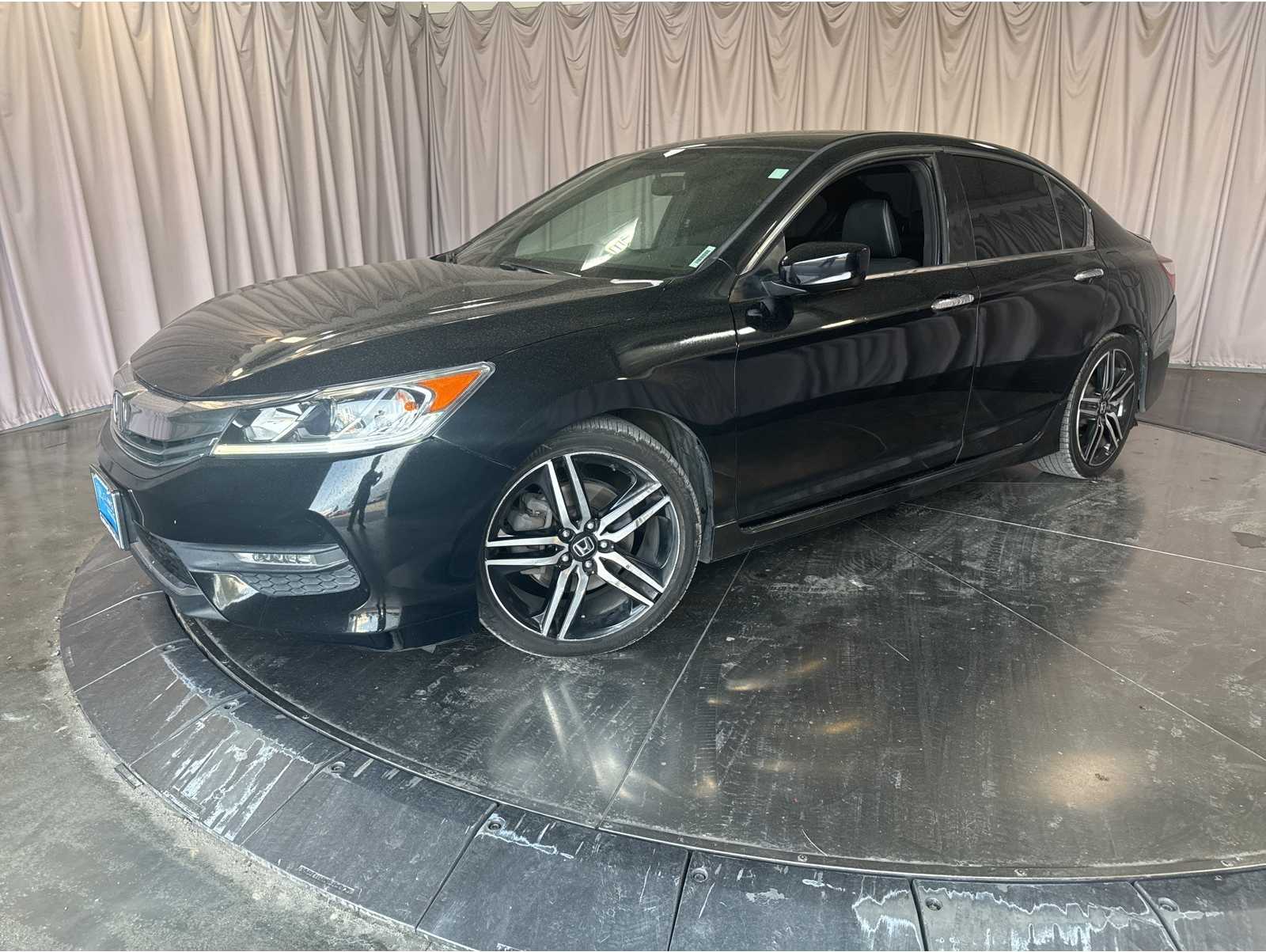 2017 Honda Accord Sport's photo