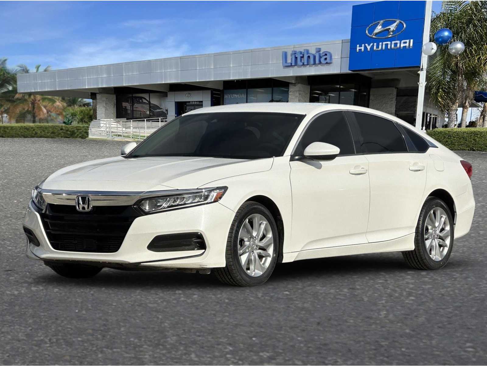 2019 Honda Accord LX's photo