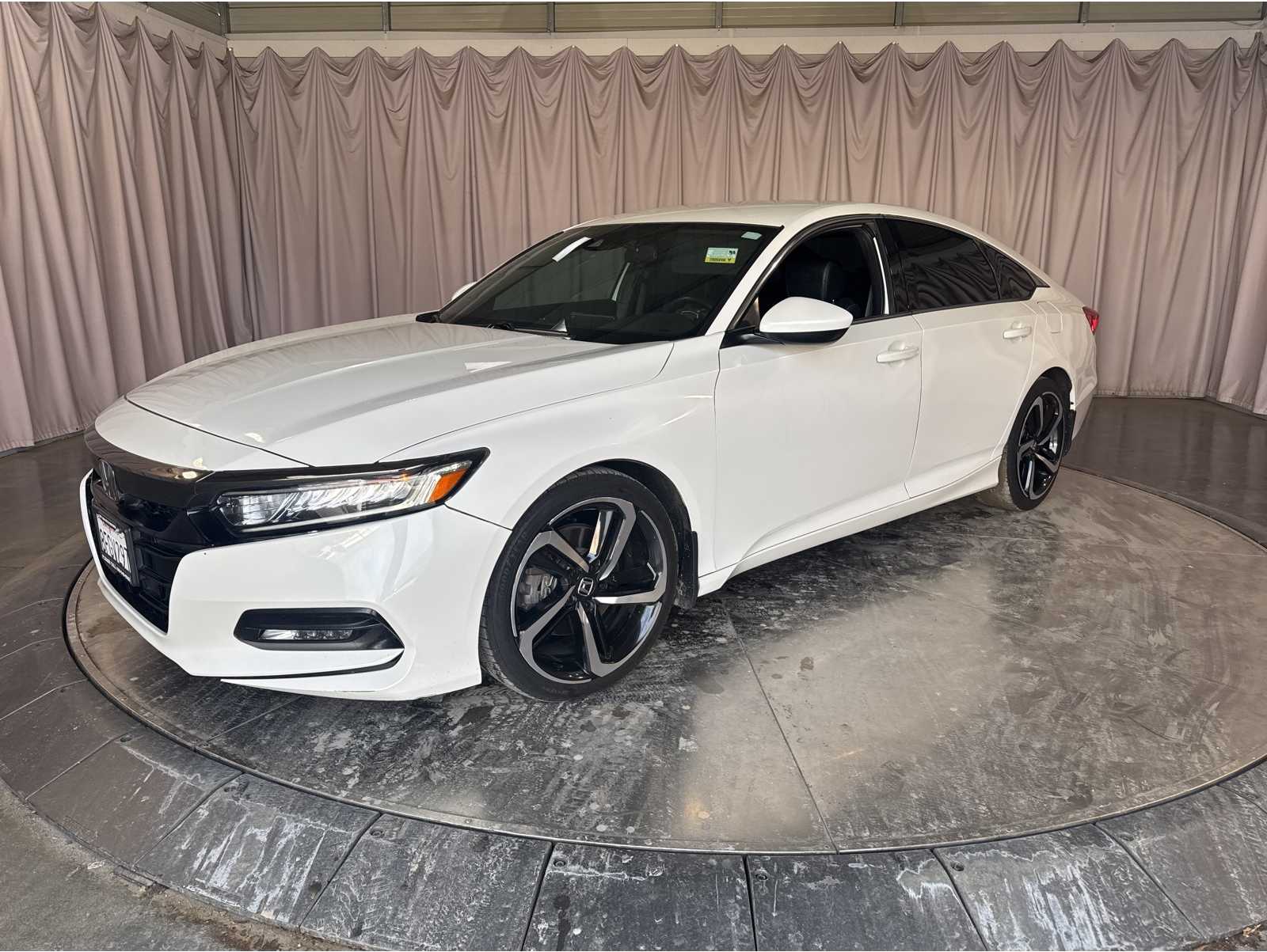 2018 Honda Accord Sport's photo