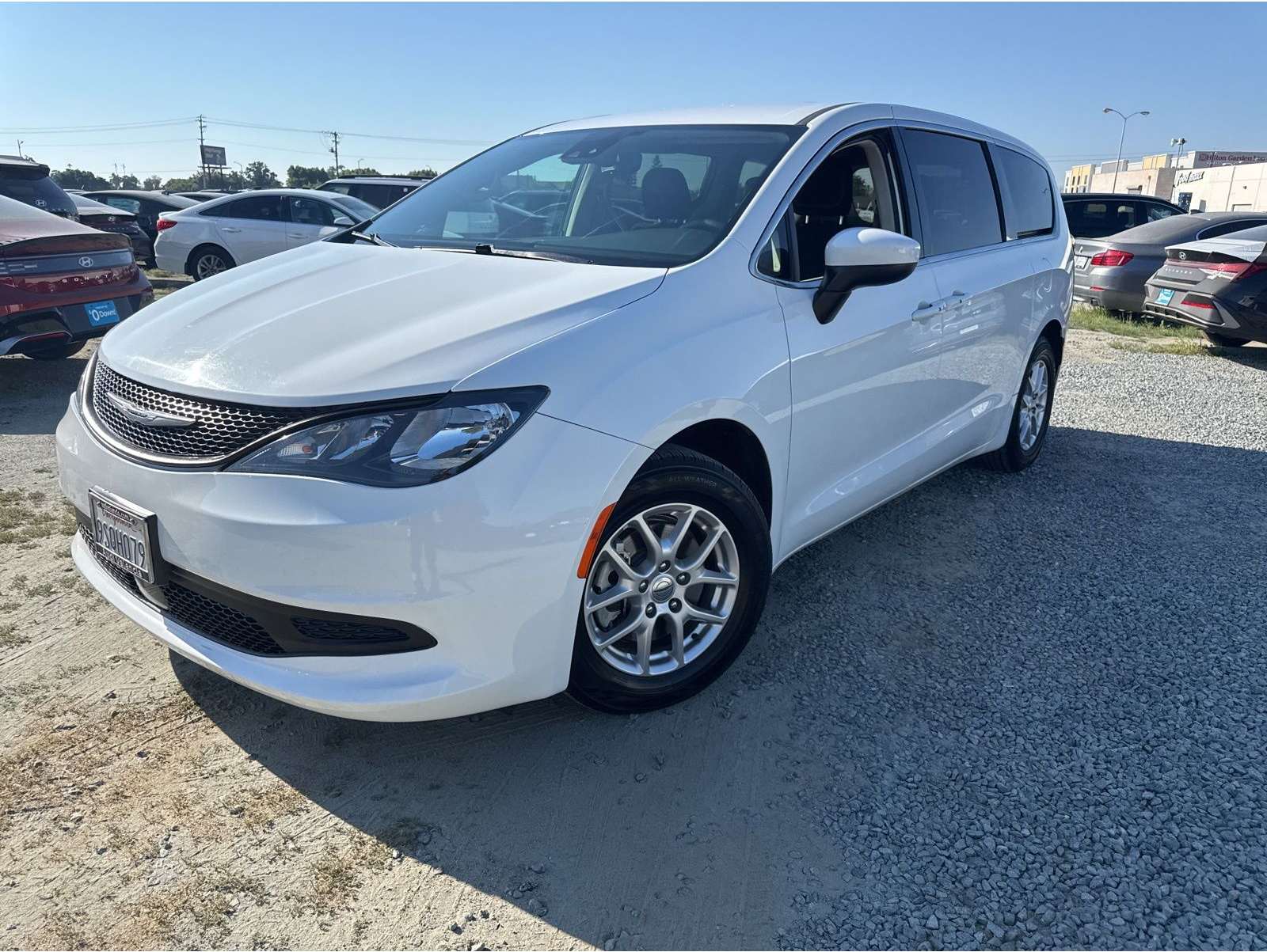 2023 Chrysler Voyager LX