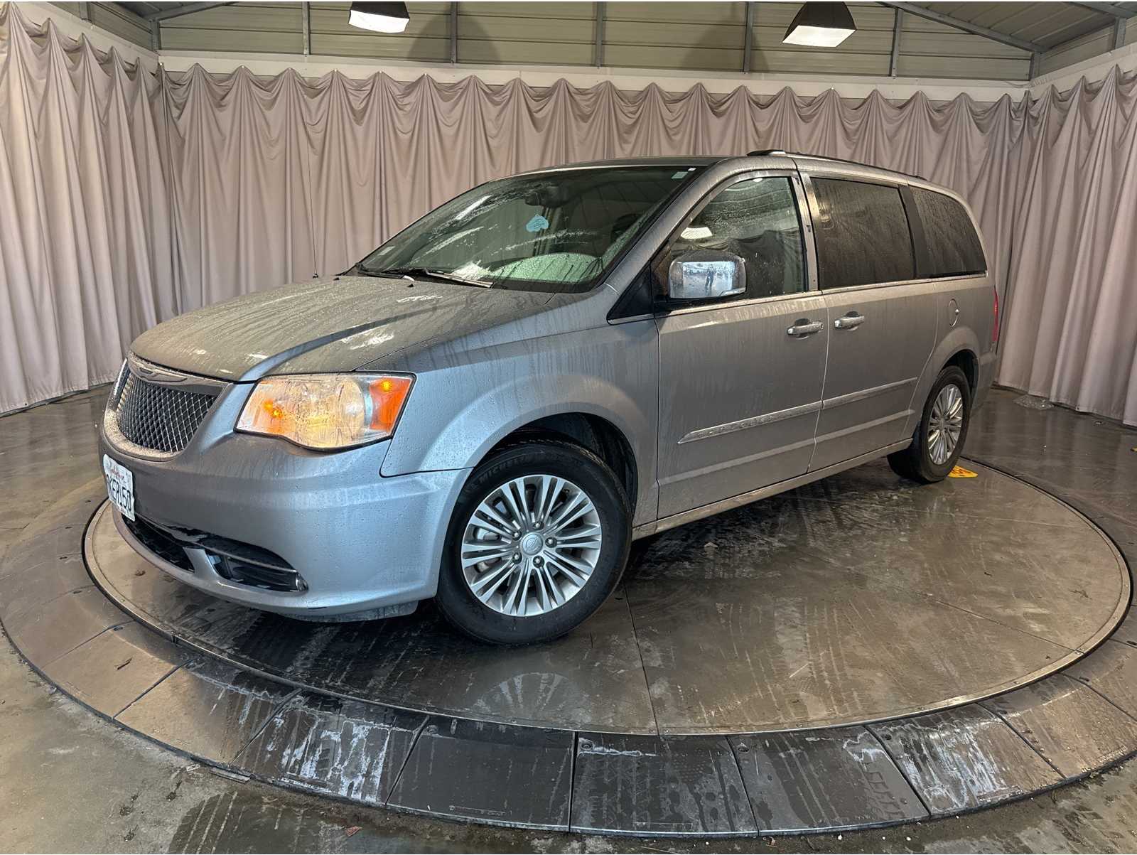 2016 Chrysler Town & Country Touring-L