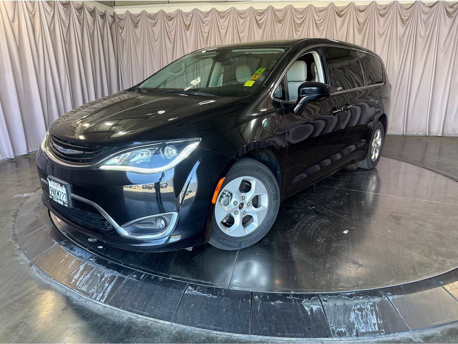 2018 Chrysler Pacifica Hybrid Touring Plus