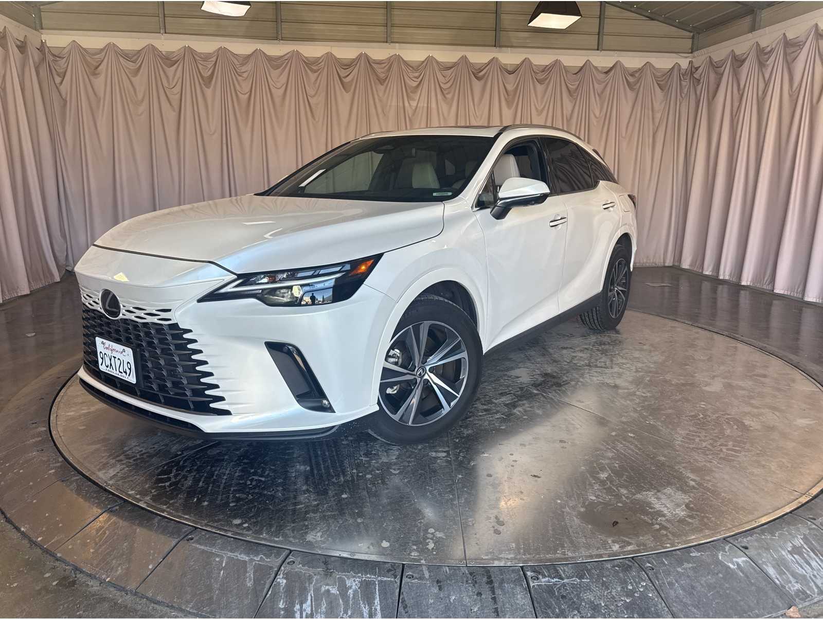 2023 Lexus RX 350's photo