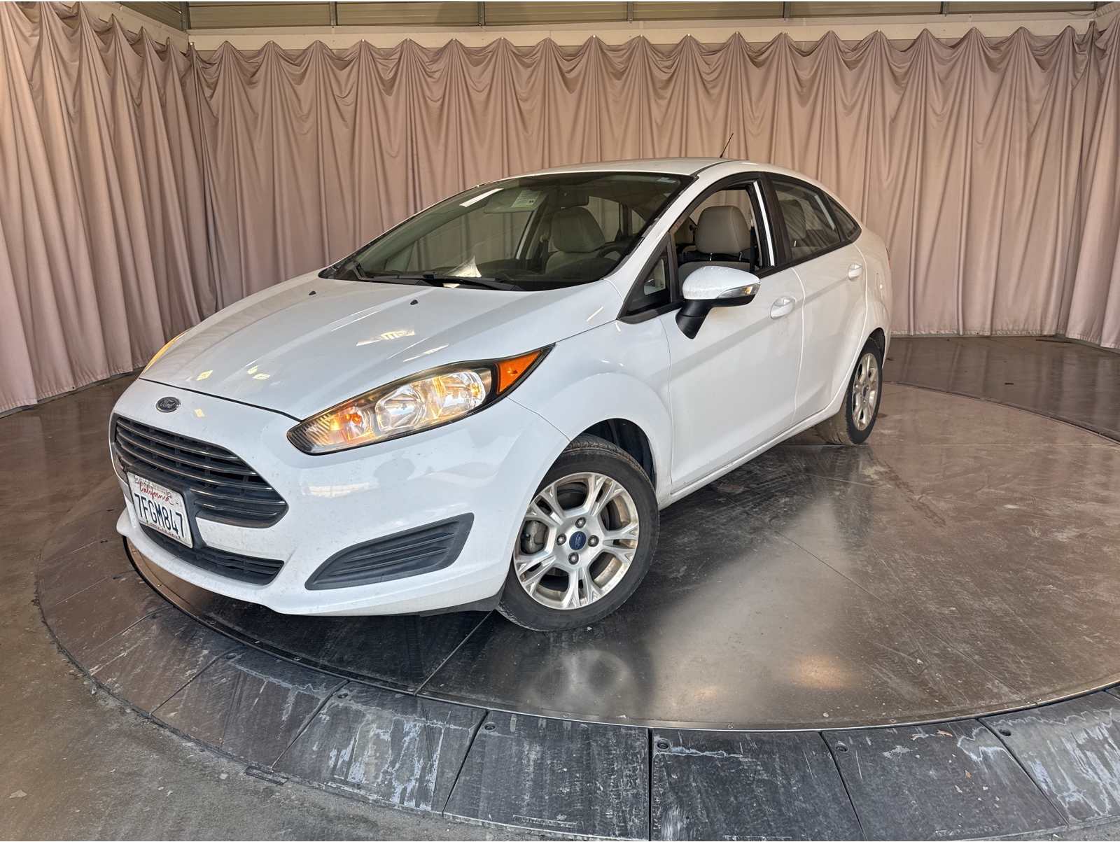 2014 Ford Fiesta SE's photo