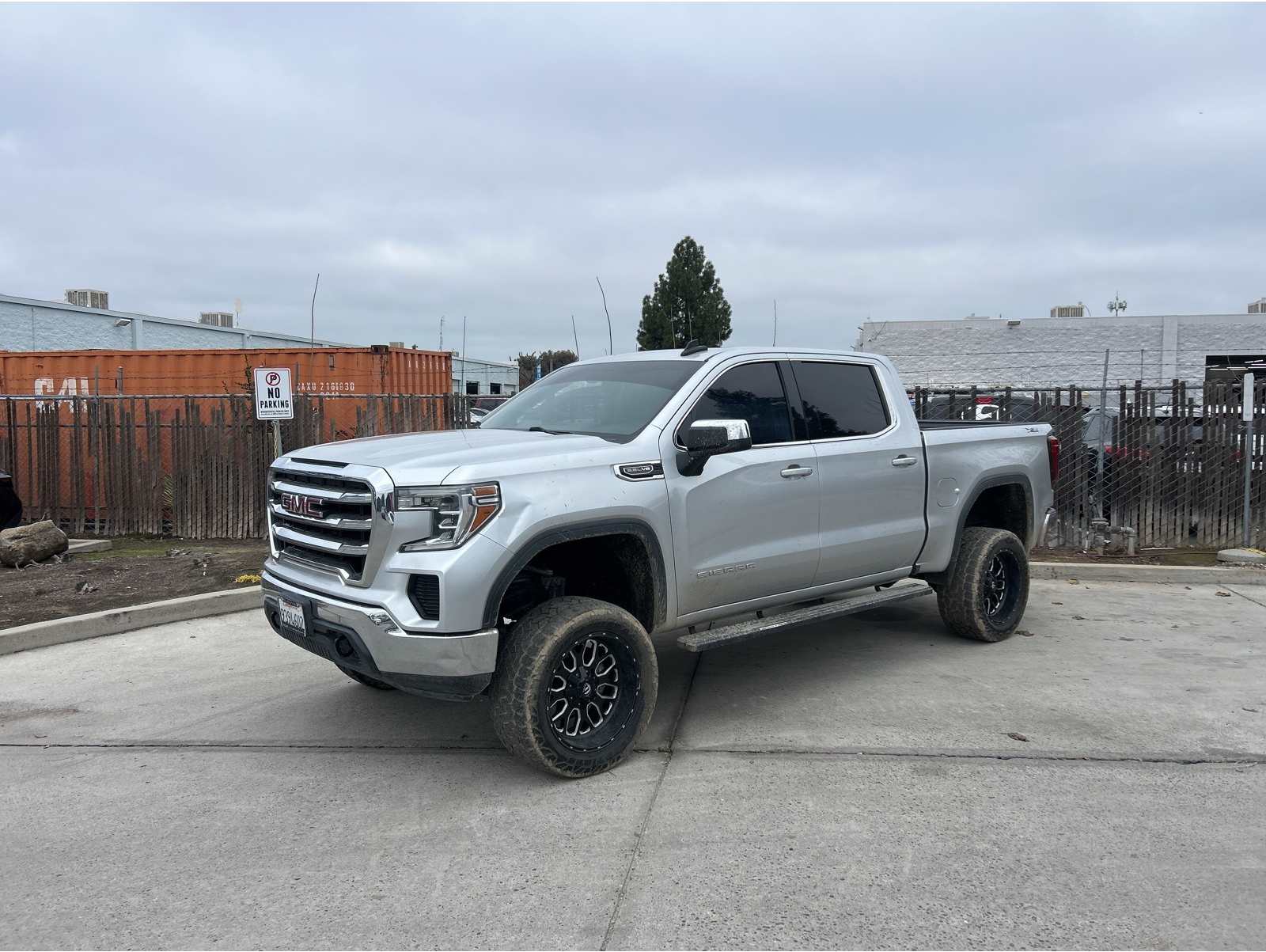 2019 GMC Sierra 1500 SLE's photo