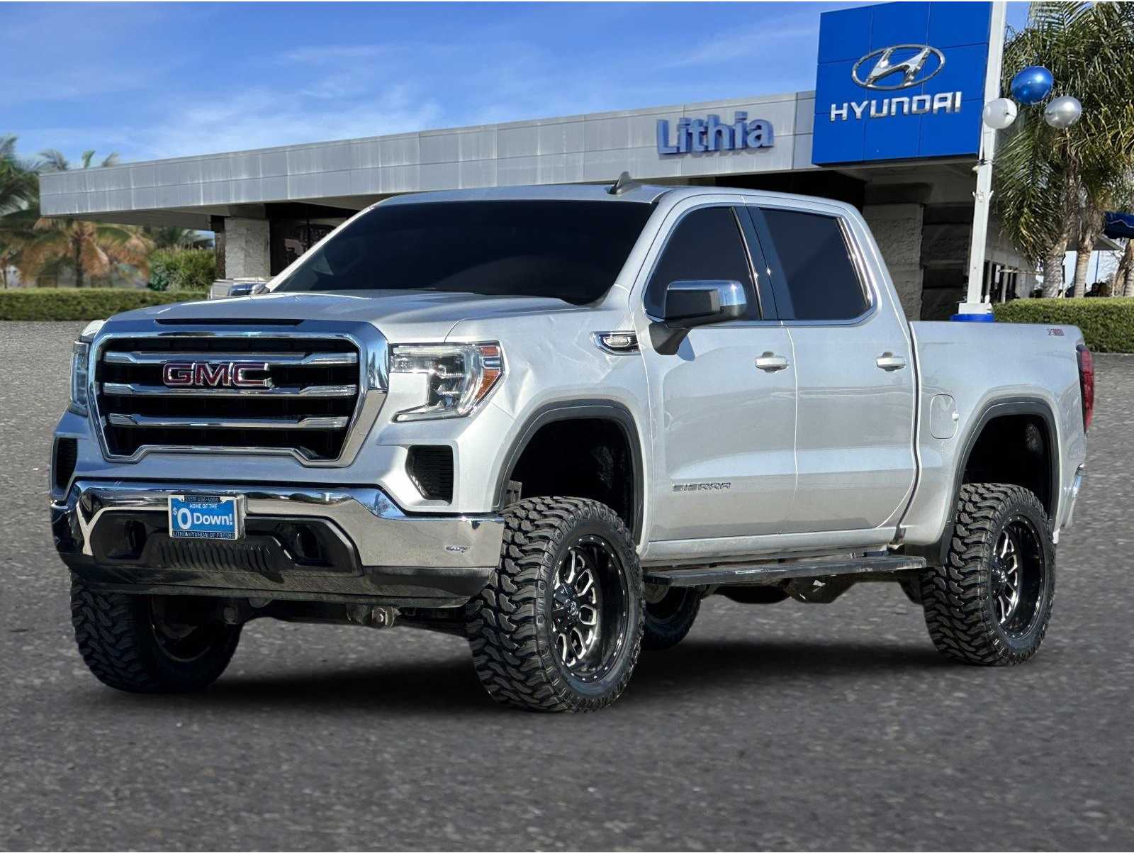 2019 GMC Sierra SLE's photo