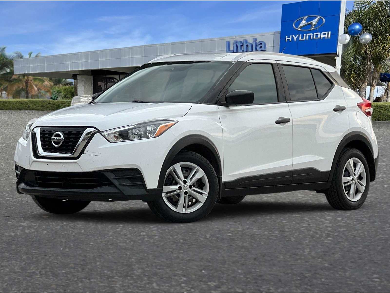 2018 Nissan Kicks S's photo