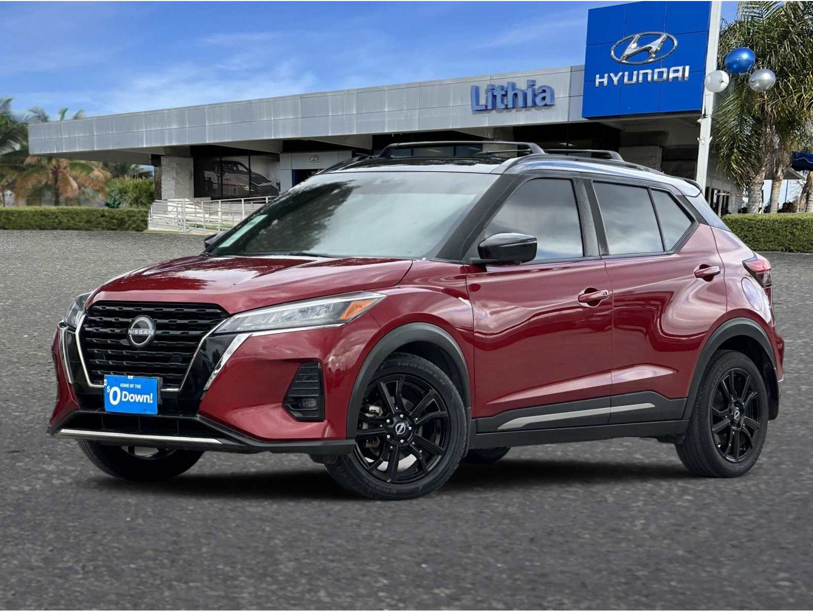 2023 Nissan Kicks SR's photo