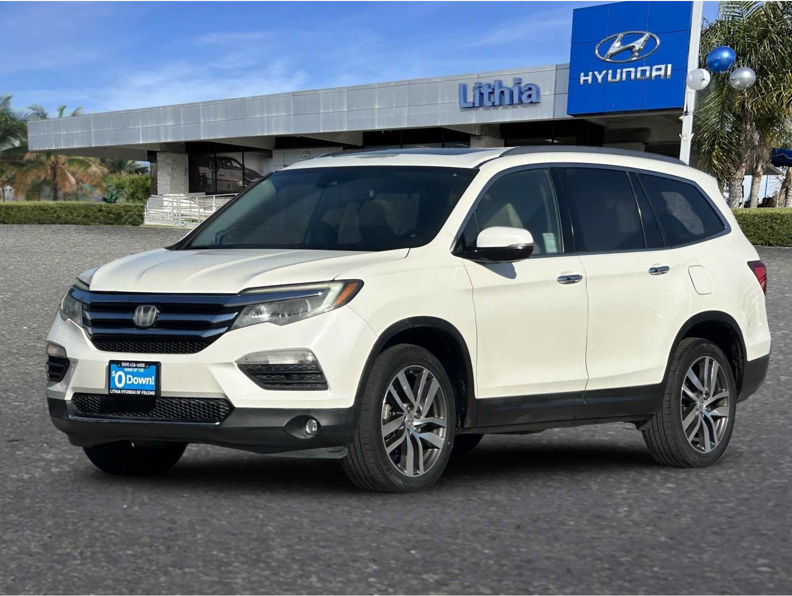 2016 Honda Pilot Elite's photo