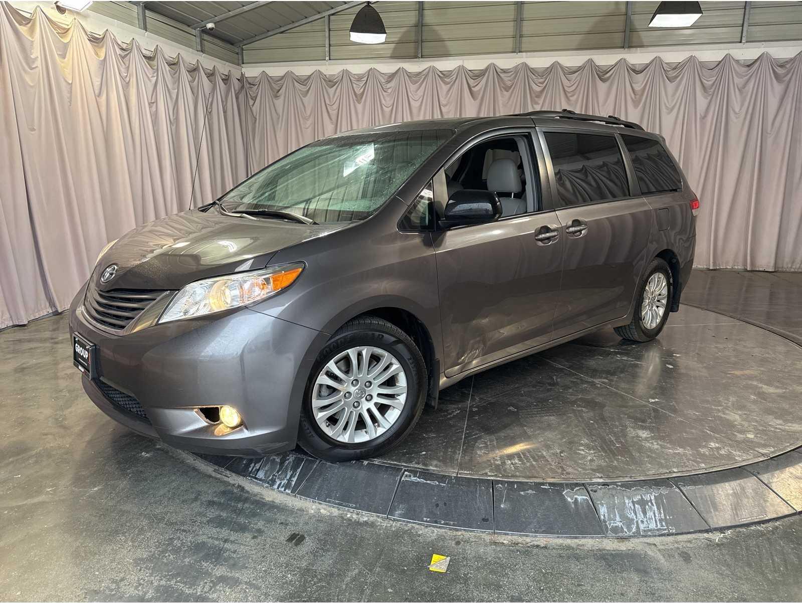 2014 Toyota Sienna XLE