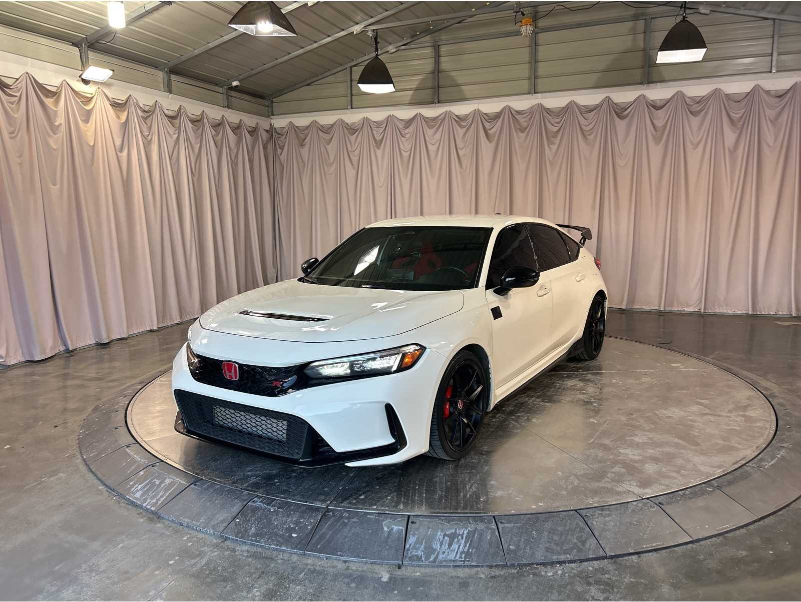 2024 Honda Civic Hatchback Type-R's photo